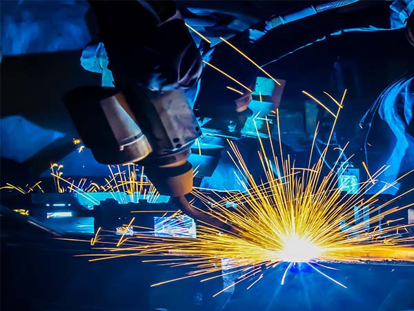 自動焊接機器人成為工業主流趨勢？